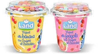 Yogurt alla fragola/banana con confetti al cioccolato  in offerta da Eurospin